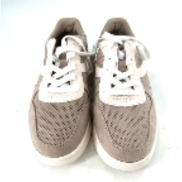 New Old Navy Classic Lace Up Sneaker Mesh Comfort Shoe size 8 - Picture 3 of 5